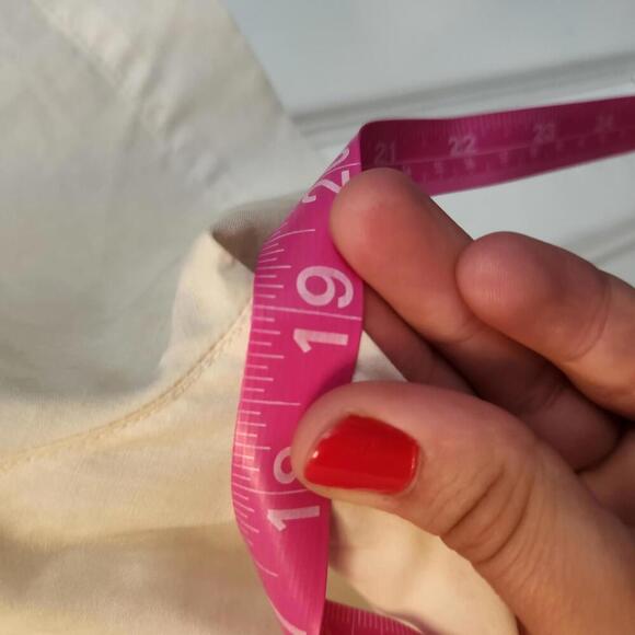 Vintage Diane Von Furstenberg Short Sleeve White Button-Up Shirt - Size 8 - Picture 6 of 8